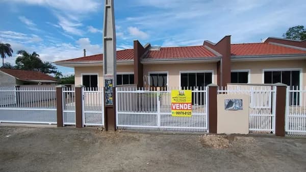CASA GEMINADA Á VENDA NO RIO BONITO