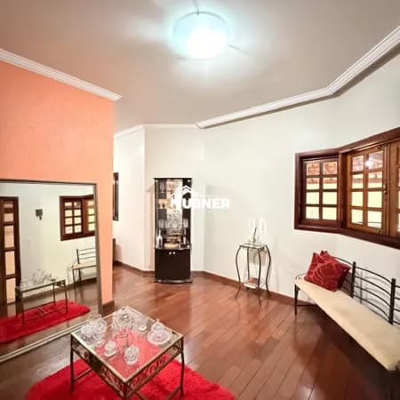 Casa Padrão I 3 Quartos sendo 1 suíte Bairro Centro