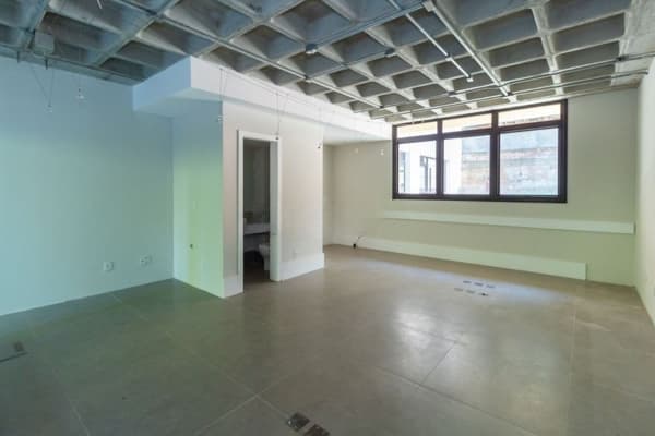 Sala à venda no bairro Auxiliadora em Porto Alegre/RS
