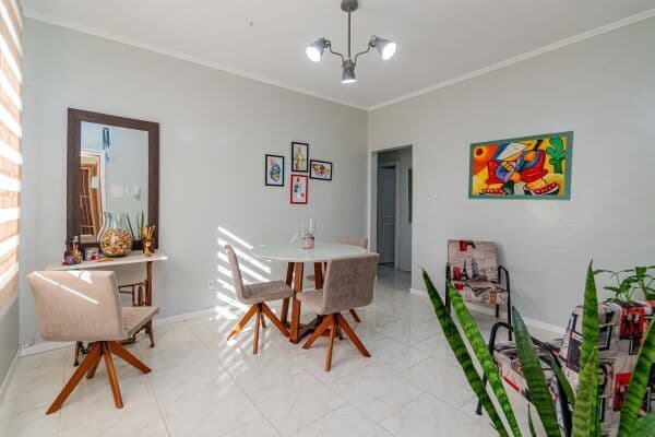Apartamento 2 dormitórios com terraço privativo no MontSerrat