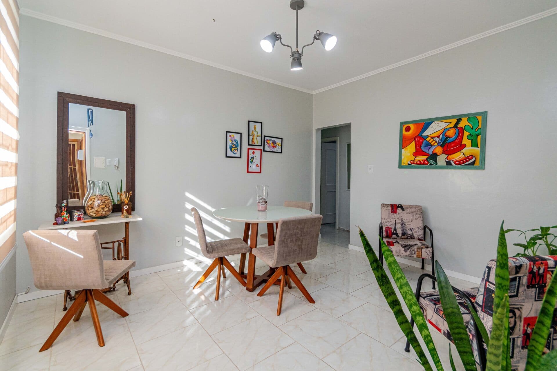 Apartamento 2 dormitórios com terraço privativo no MontSerrat