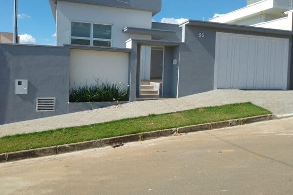 Casa em Pouso Alegre - Residencial Serra Morena
