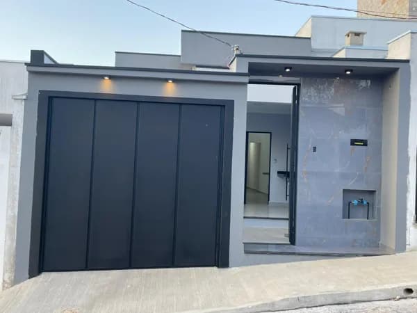 Casa em Pouso Alegre - Cidade Vergani
