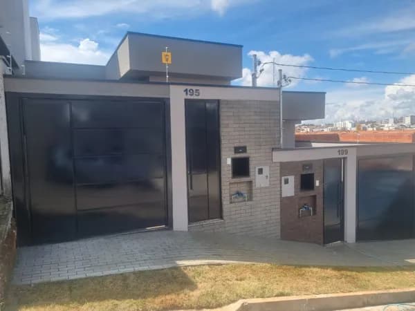 Casa em Pouso Alegre - Parque Real