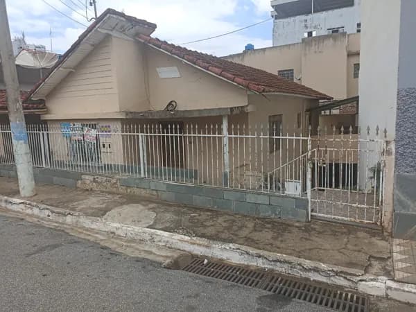 Casa em Pouso Alegre - Centro