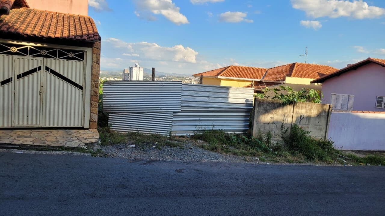 Lote/Terreno em Pouso Alegre - Saude