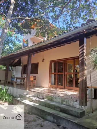 Duas casas juntas em Arraial d'ajuda Bahia