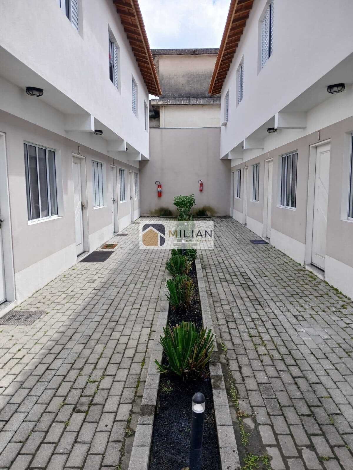 Casa de Condomínio em Poá - Vila Eureka