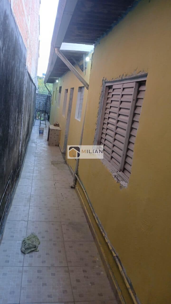 Casa à Venda – Duas Casas no Jardim Malda, Ferraz de Vasconcelos