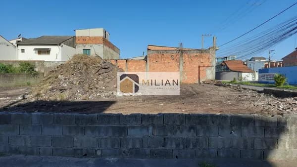 Lote/Terreno em Suzano - Jardim Quaresmeira II