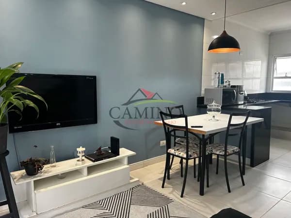 Sobrado de condomínio à venda com 02 dormitórios, 70 m² e lazer, próximo à praia das Astúrias, Guarujá/SP.