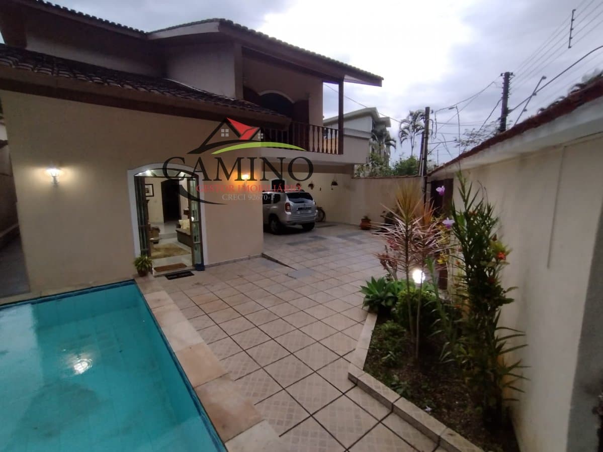 Casa em Villa Maia nas Pitangueiras, Guarujá/SP