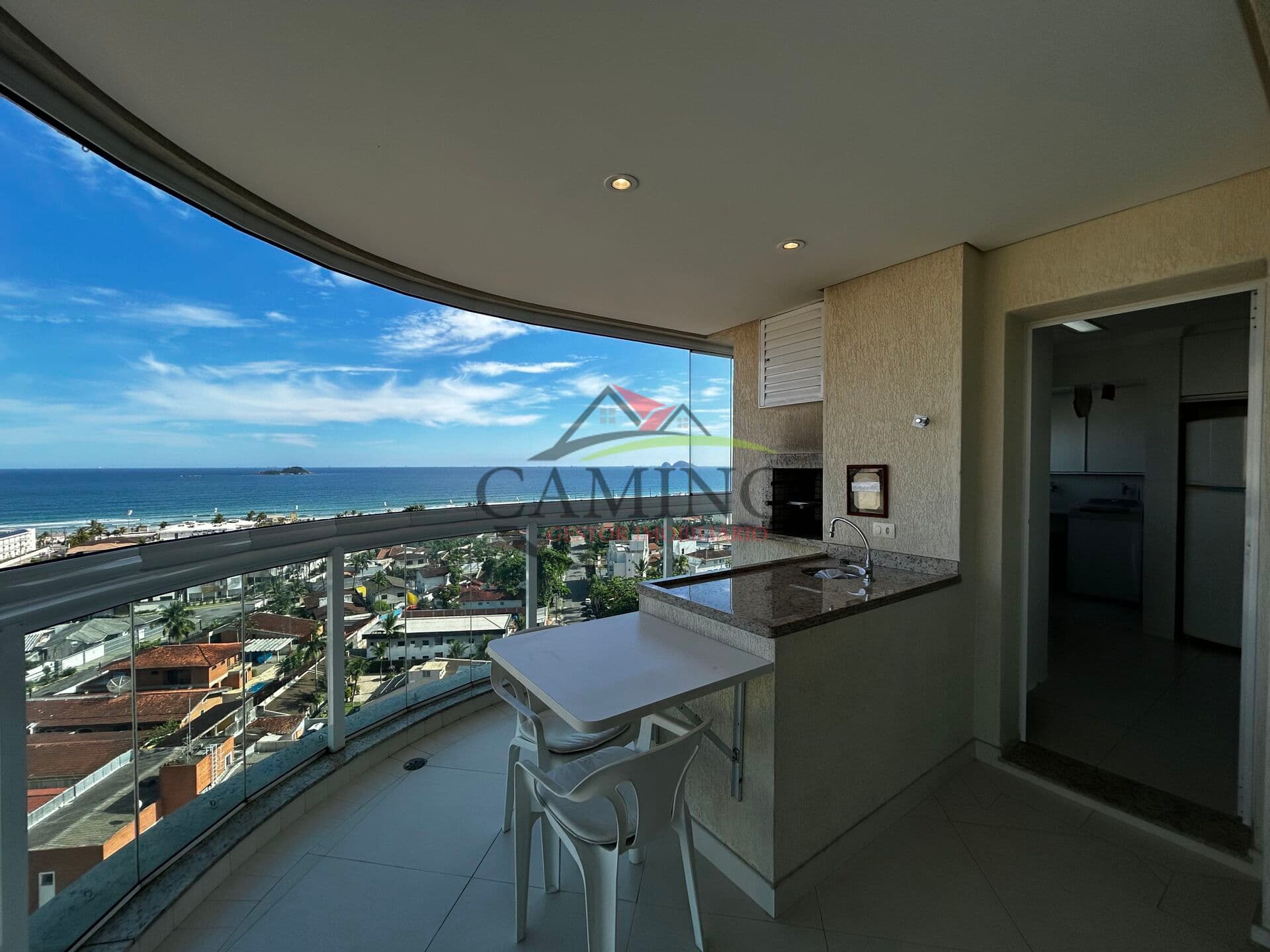 Apartamento com 3 suítes à venda, 100 m², vista total para o mar, próximo da praia da enseada