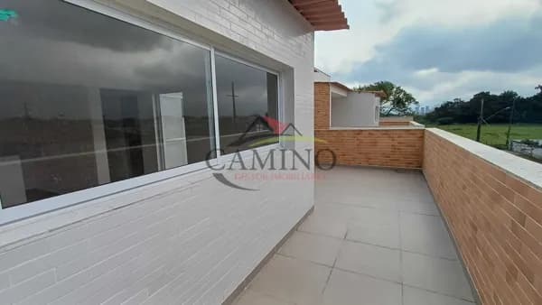 SOBRADO NOVO PROXIMO A PRAIA COM TERRAÇO