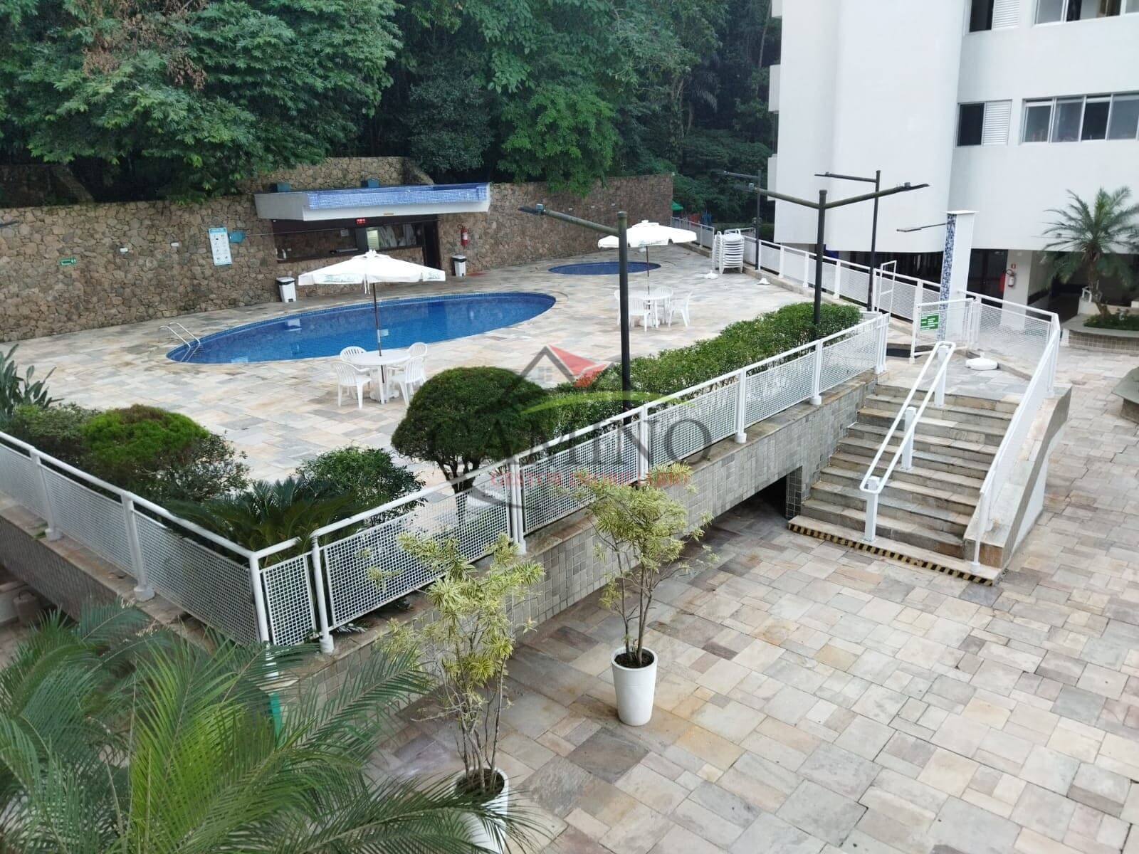 Apartamento 3 dormitórios 2 suítes, 177 m², Praia das Pitangueiras Guarujá/SP.