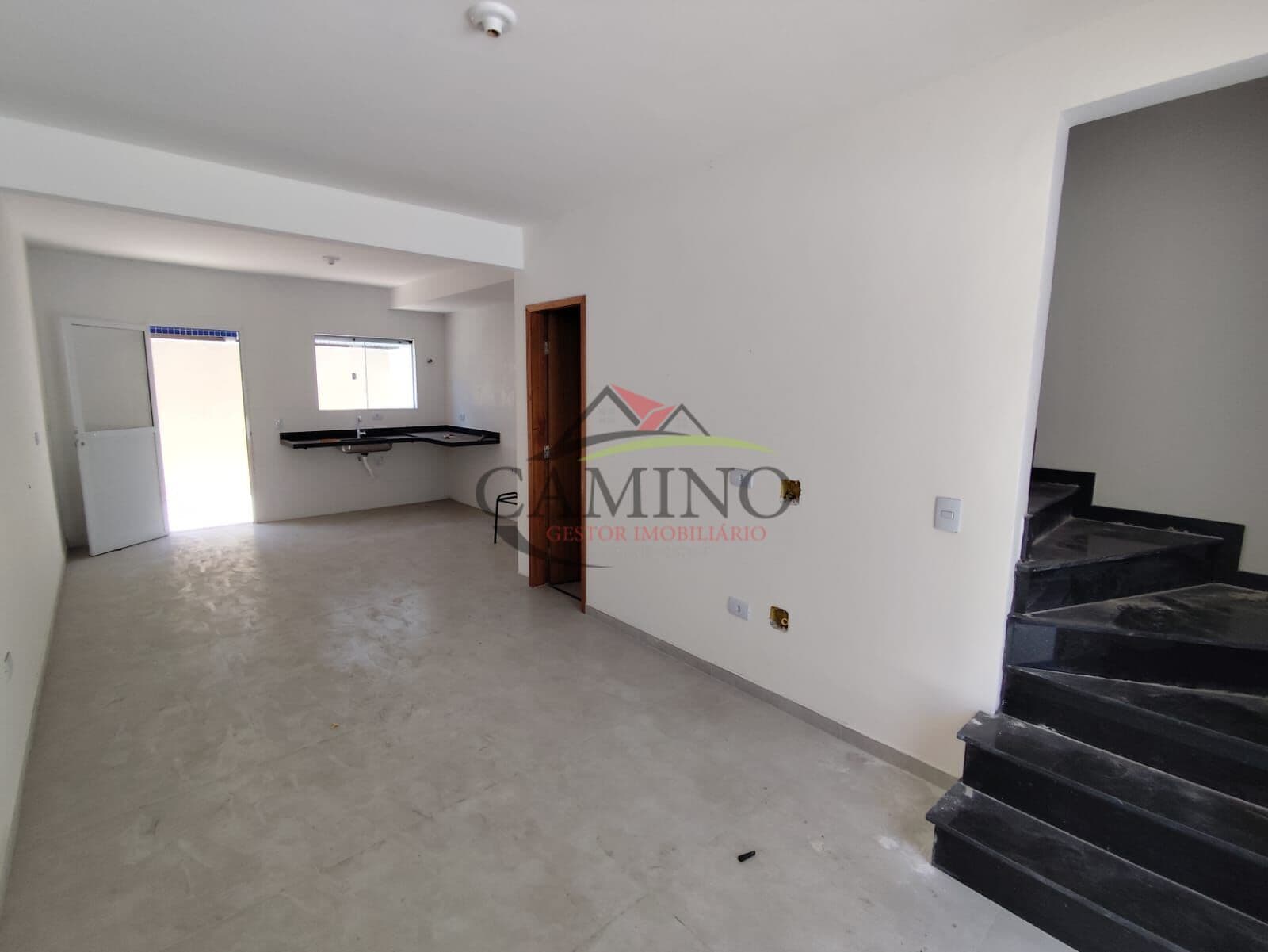 IMÓVEL NOVO Sobrado Amplo - 2 Suítes - Sacada - Garagem - Ótima Localização
