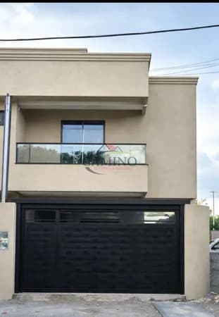 Sobrado amplo 3 Dormitórios sendo 1 Suíte - Jd. dos Pássaros