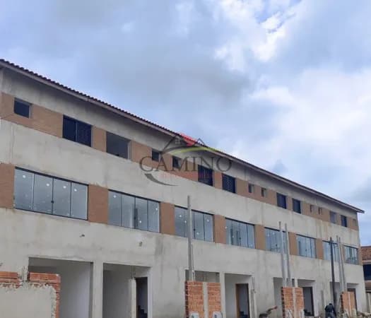 Triplex Independente no Santa Rosa | 2 Suítes + Garagem Ampla!
