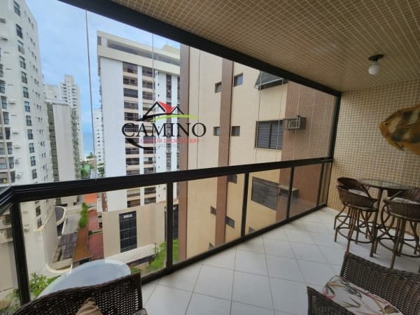 Apartamento de 02 dormitórios +01 com 154 m² a 300 metros da praia das Pitangueiras, GuarujáSP.