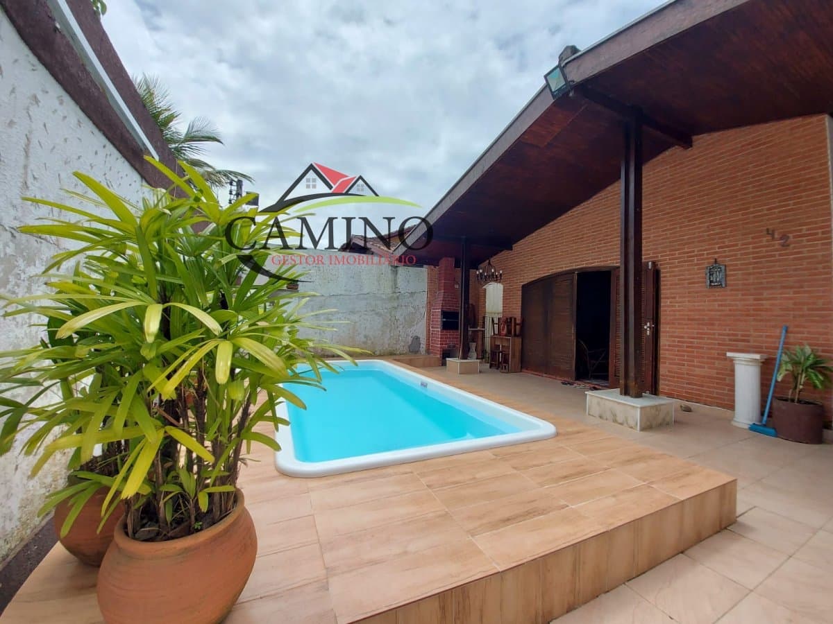 Casa Padrão para Venda em Balneário Praia do Pernambuco Guarujá-SP