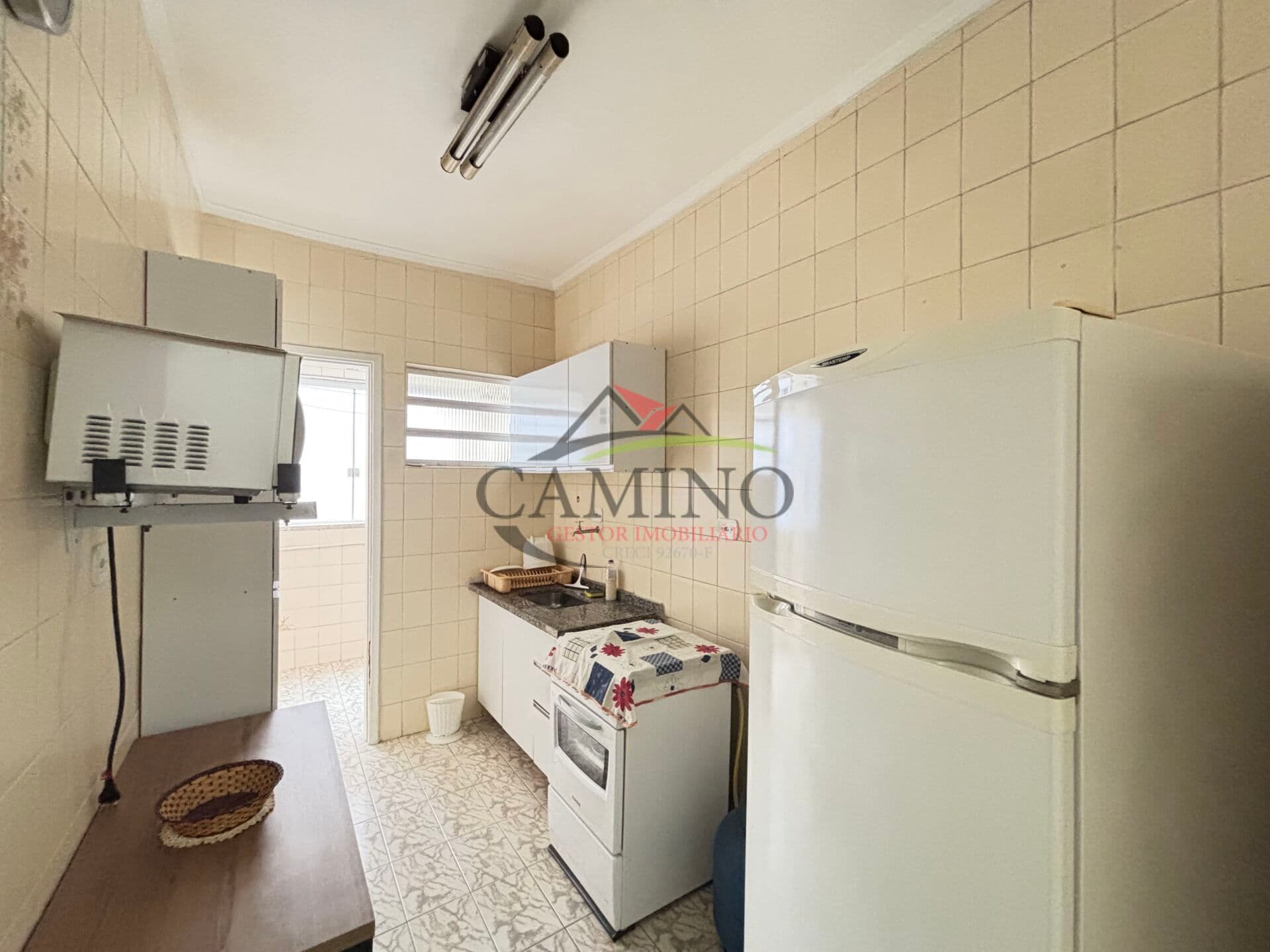 Apartamento à venda com 02 dormitórios com 97 m² a 400 m da praia das Astúrias, Guarujá/SP.