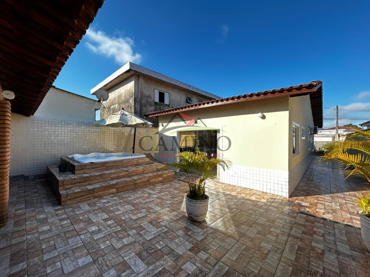 Casa padrão à venda no Santa Rosa 2 dormitórios, reformada – Guarujá/SP | Espaço, conforto e lazer completo