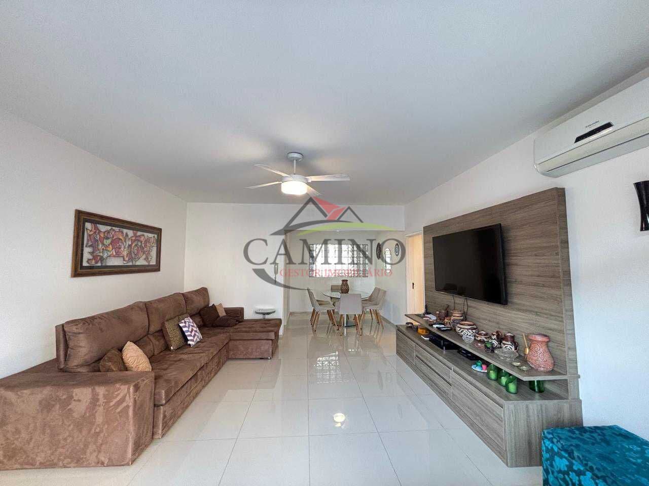 Apartamento de 03 dormitórios (01 suite), Sala ampla para 02 ambientes com sacada vista mar, Pitangueiras, Guarujá/SP.