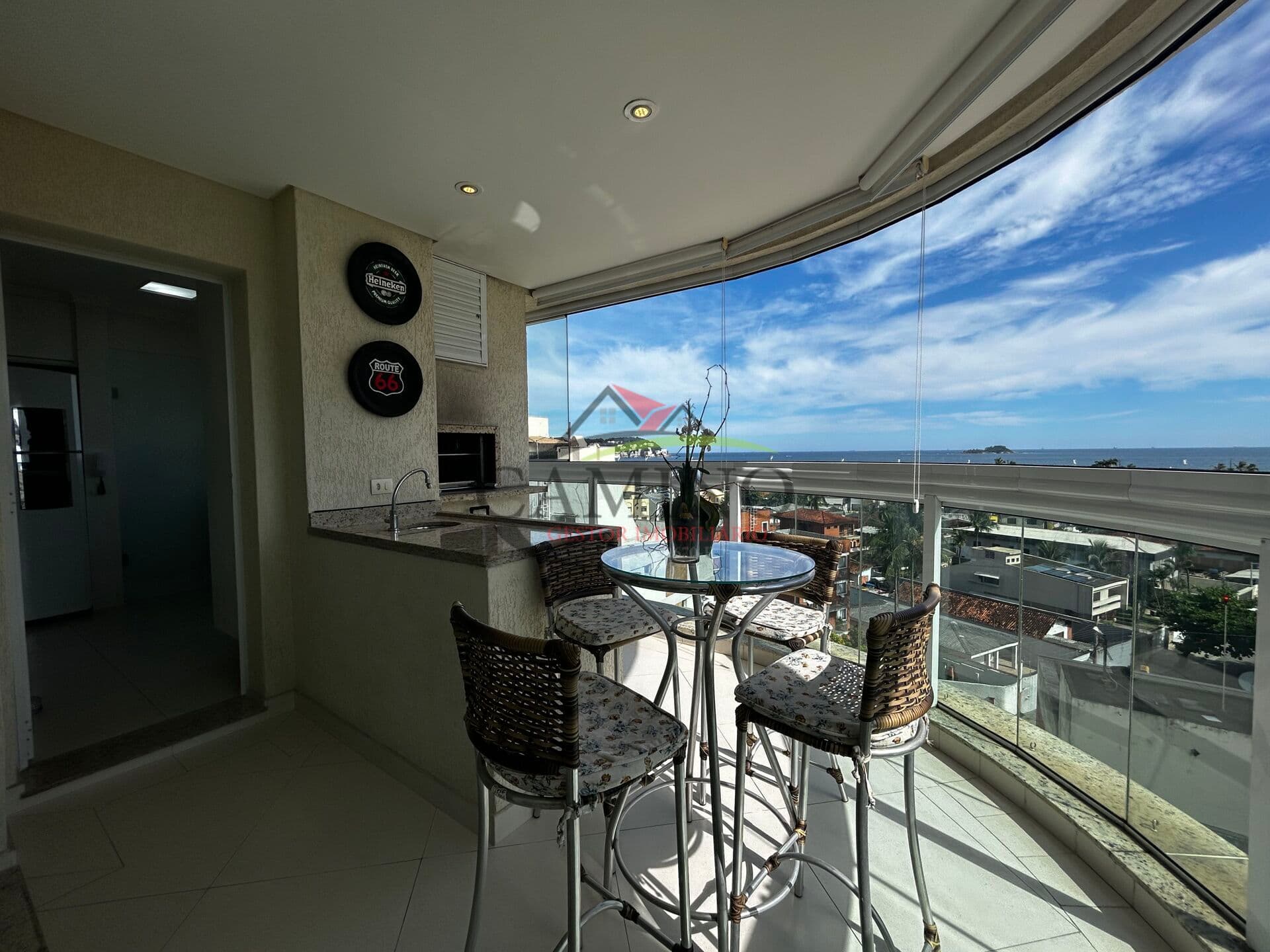 Apartamento com 3 suítes à venda, 100 m², vista total para o mar, próximo da praia da enseada