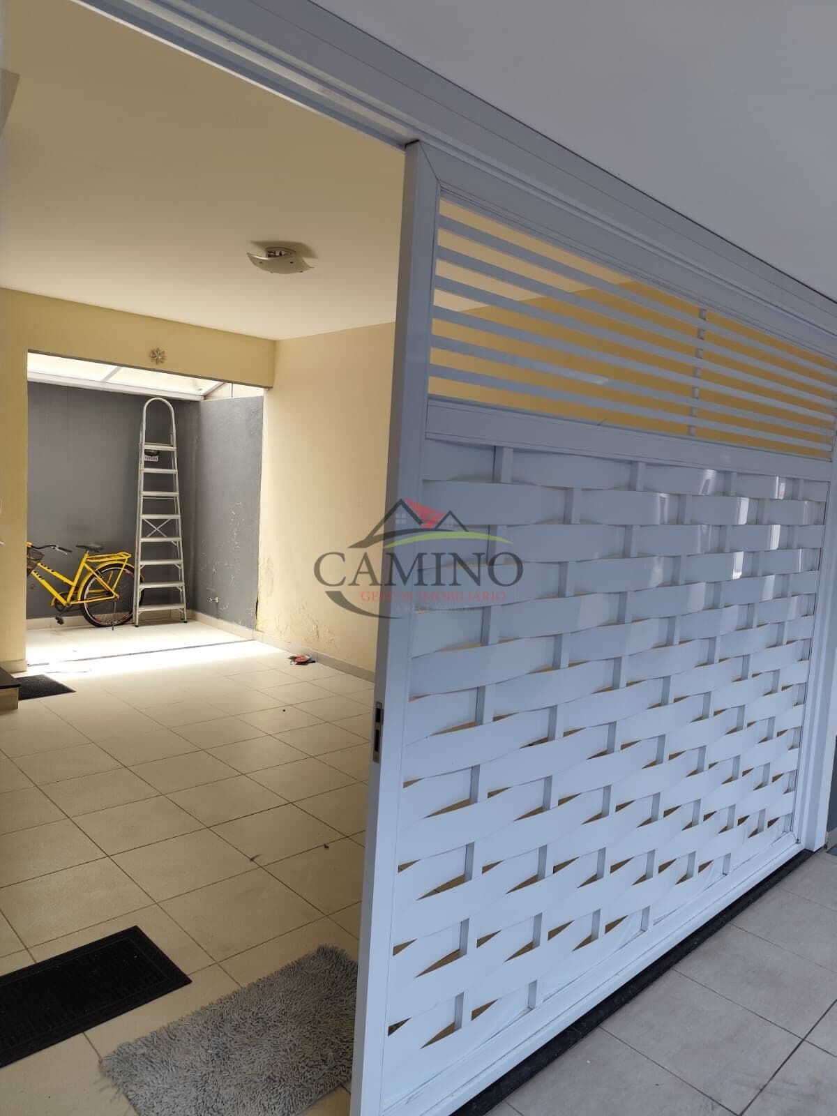 Sobrado Triplex 2 Dormitórios - ótima localização - Vicente de Carvalho/Guarujá