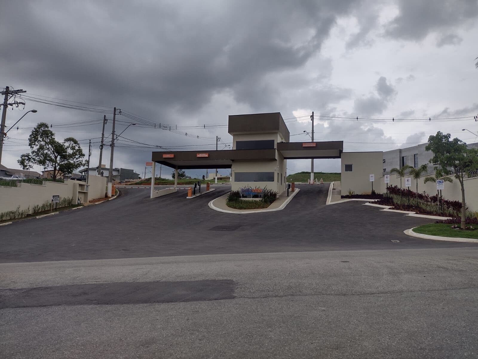 Terreno em Condomínio Fechado