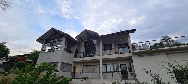 Casa Alto Padrão em condomínio fechado