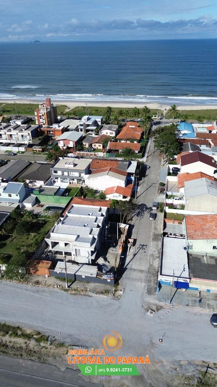 Sobrado Próximo ao Mar com 3 Suítes - Matinhos