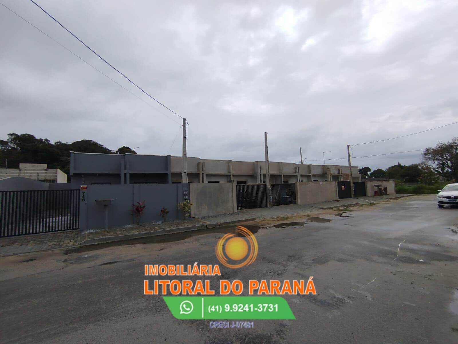 Casa Geminada 2 Quartos no Bal. Gaivotas.