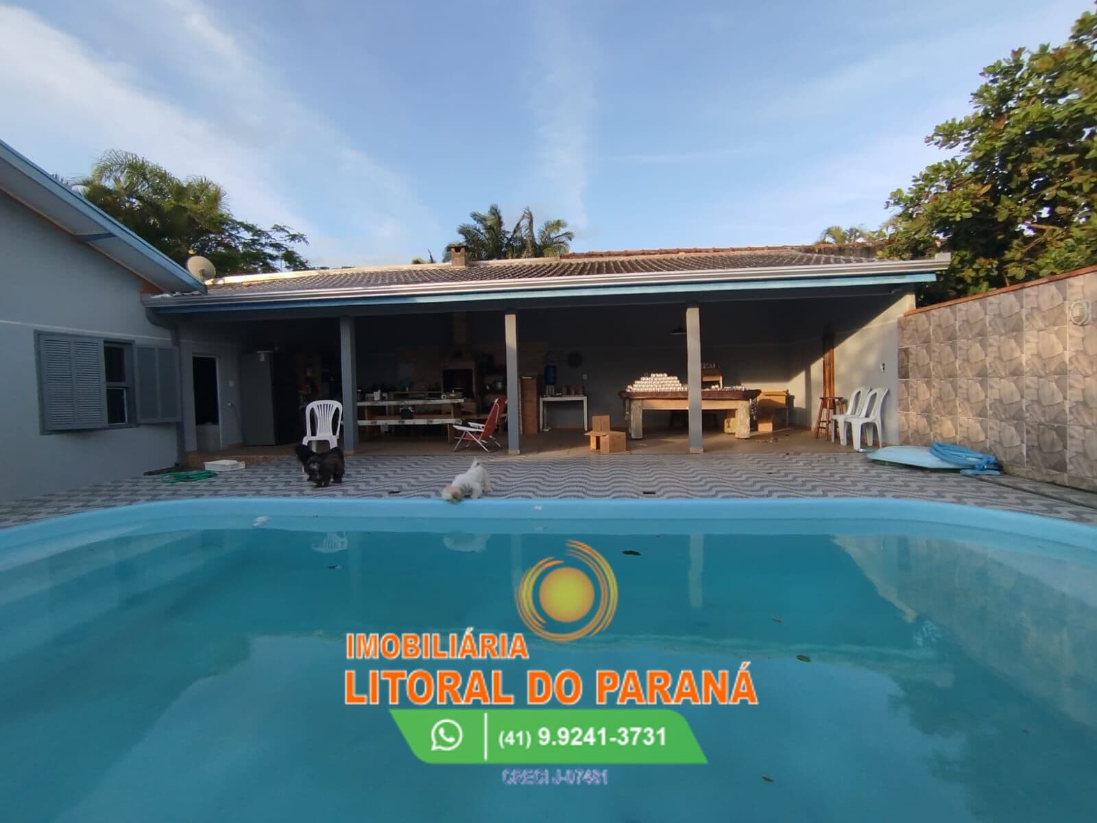 Casa com piscina perto do mar Leblon