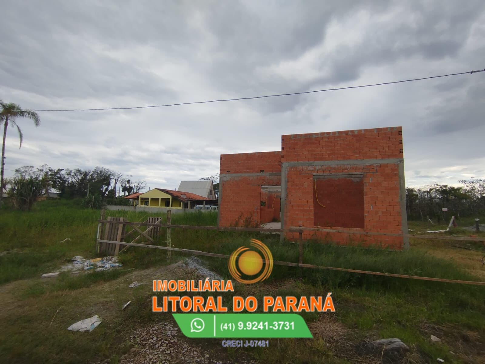 Casa em construção - 03 dormitórios sendo 01 suíte - Balneário Marisol - Pontal do Paraná