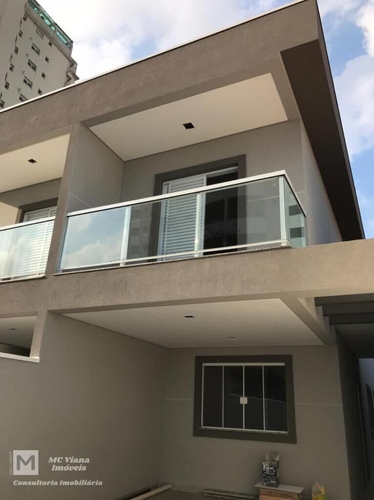Lindo sobrado localizado na Rua Jesuíno Rabello, situado no bairro Vila Milton, em Guarulhos - SP.