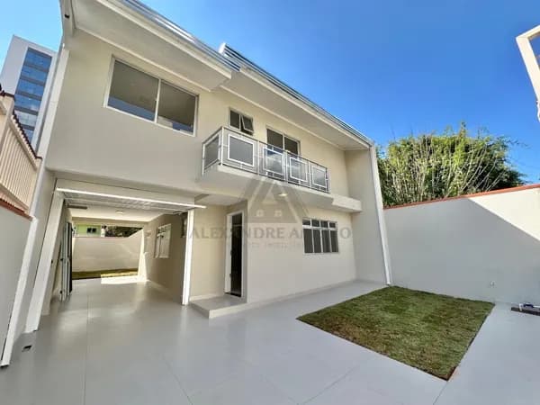 Sobrado em São José dos Pinhais - São Pedro