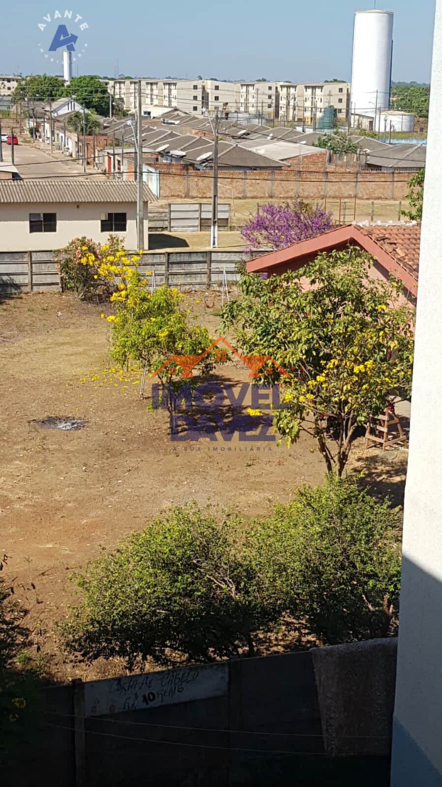 Seu refúgio de tranquilidade: Casa com 3 quartos, 2 suítes, varanda e área verde de 3.000m²!