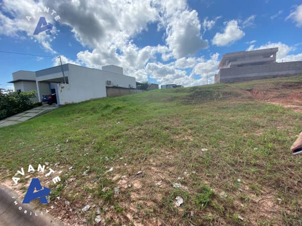 Terreno 450m² no Condomínio Bosques do Madeira, pode ser financiado.
