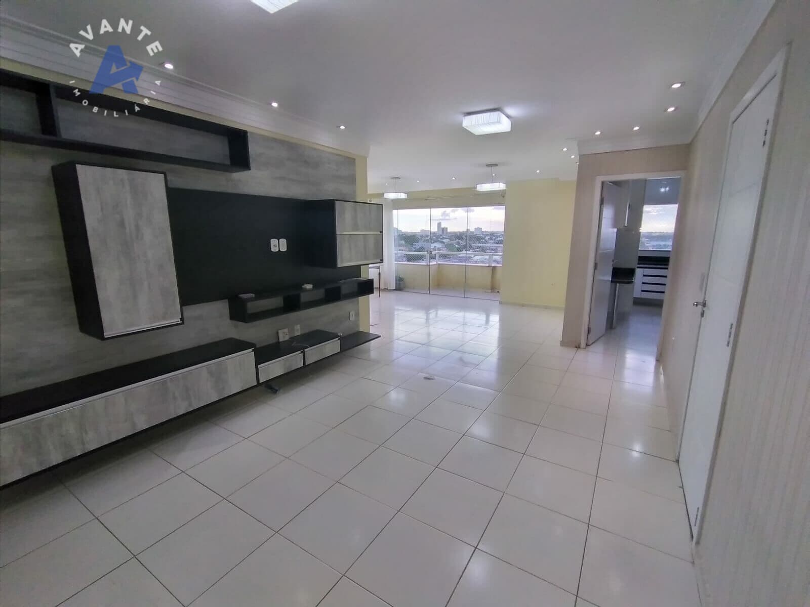 Oportunidade Imperdível! Apartamento Espaçoso de 130m² com 3 Suítes e Localização Privilegiada