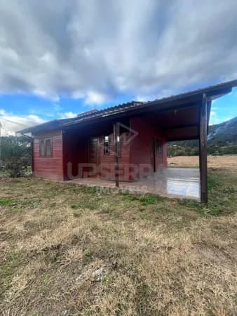 Casa de Madeira em Lote Urbano – Excelente Localização!
