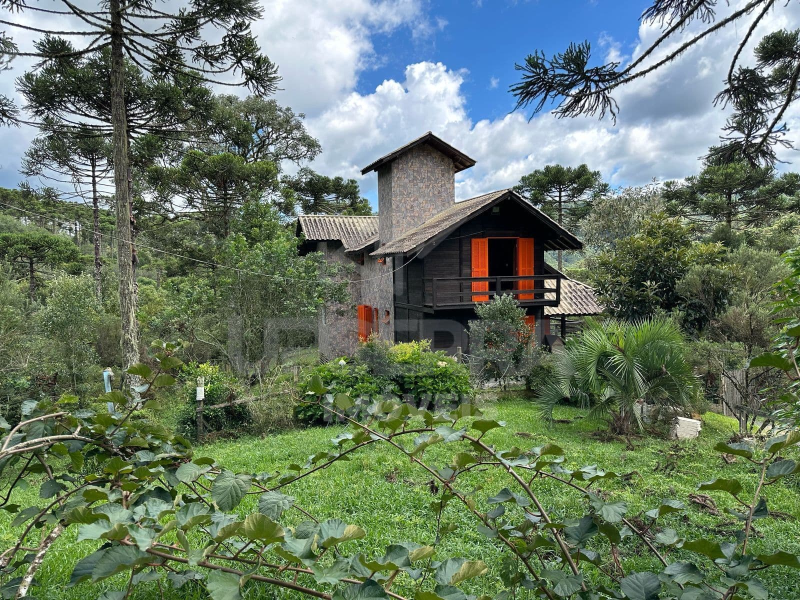 Sitio/Chacara com Cachoeira e Caverna em Urubici
