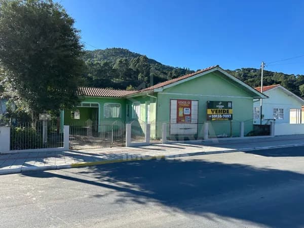 Casa na Avenida Principal de Urubici - SC