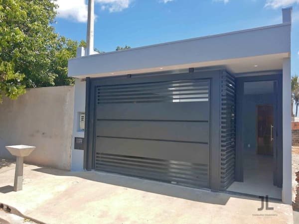 Casa na Avenida Pastor Darci da Silva Lima