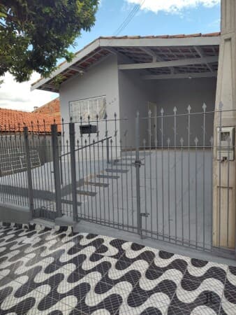 Casa no Bairro Labaté - Lins/SP
