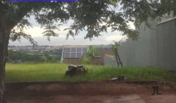 Terreno no Jardim Acapulco