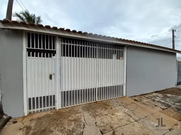 Casa na Avenida Benedito Alves Delfino
