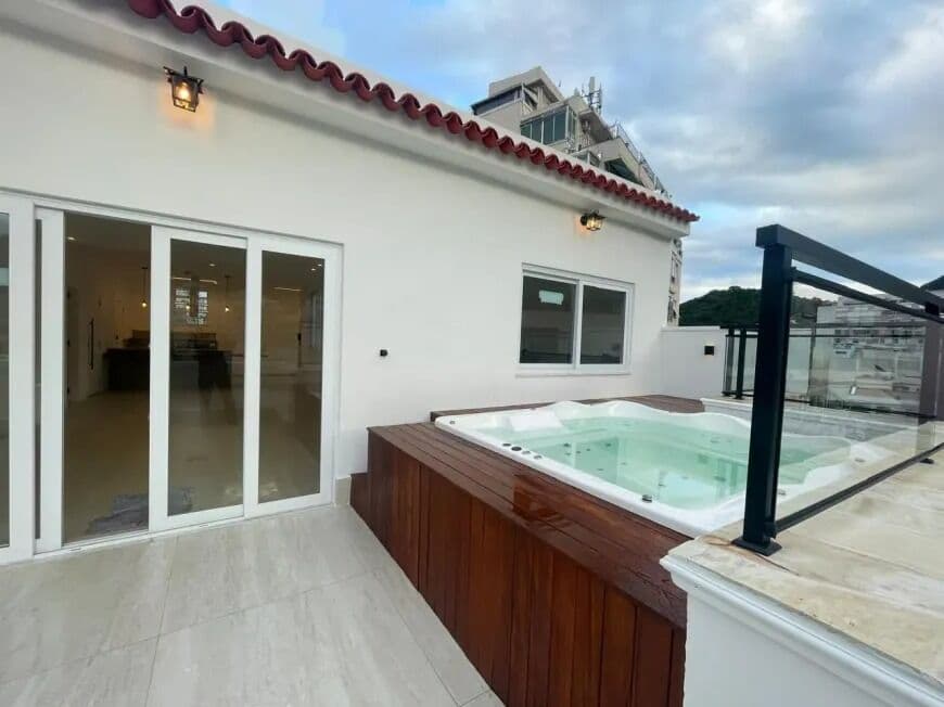 Cobertura linear com 3 quartos para vender no Flamengo, 182m2