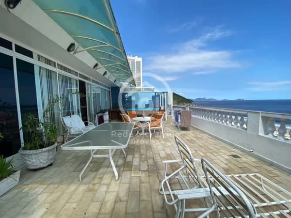 Cobertura com 4 suites a venda em Copacabana na Avenida Atlantica