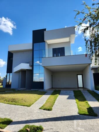 Casa em Condomínio Village Damha III